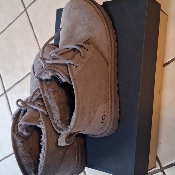 AUTHENTIC MEN UGG - Picture 2 of 6